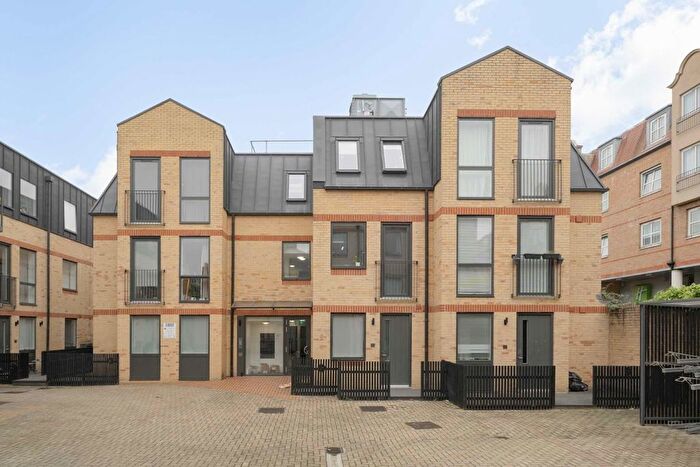 Studio To Rent In Albion Place, London, W6