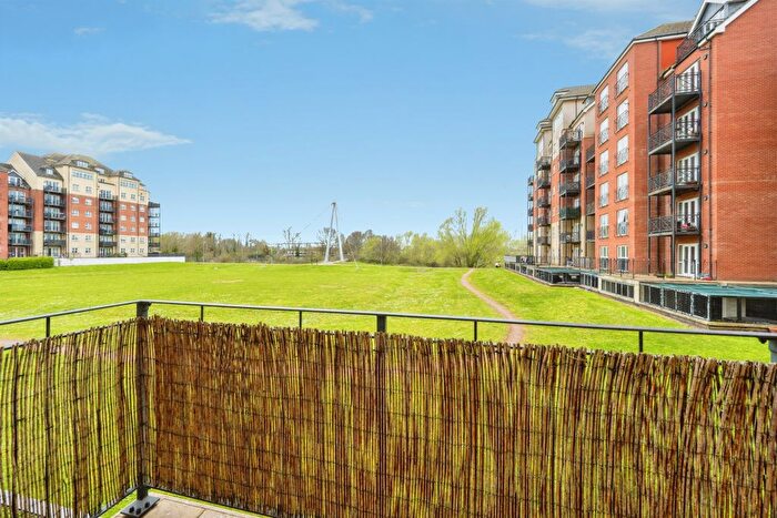 2 Bedroom Flat For Sale In Palgrave Road, Bedford, MK42