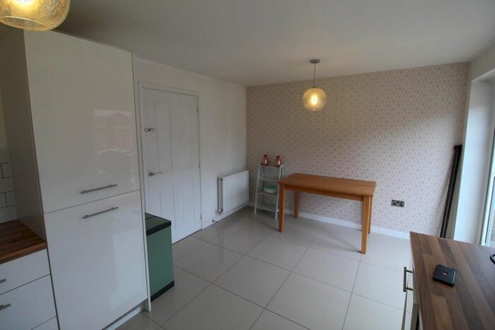 3 Bedroom Semi-Detached House For Sale In Viscount Street, Fitzwilliam, Pontefract, WF9