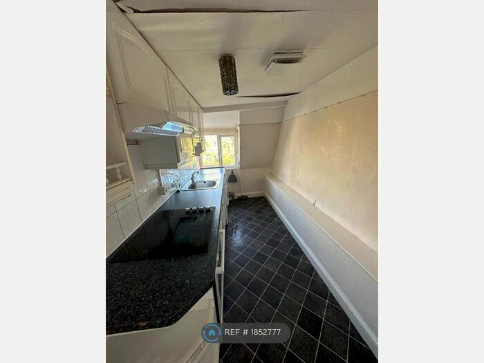 2 Bedroom Flat To Rent In Richmond Terrace, Clifton, Bristol, BS8