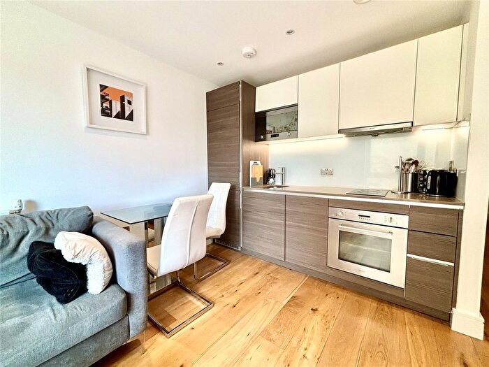 1 Bedroom Flat For Sale In Aldenham House, Colindale, NW9