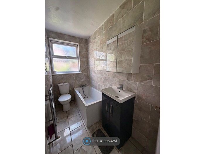3 Bedroom Terraced House To Rent In Leeds St, London, N18