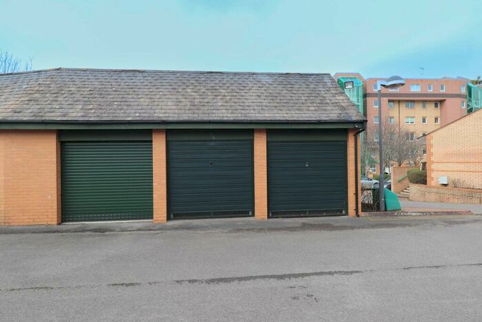 Land To Rent In Garage Oyster Quay, PO6