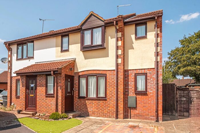2 Bedroom Semi-Detached House For Sale In Luttrell Close, Taunton, TA2