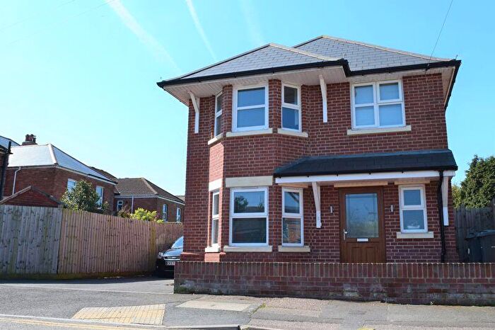 3 Bedroom Detached House To Rent In Southbourne, BH6