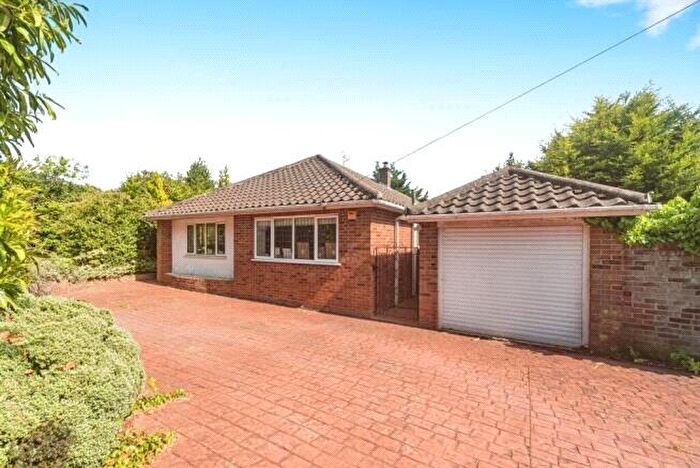 3 Bedroom Bungalow For Sale In The Horse Close, Emmer Green, Reading, Berkshire, RG4