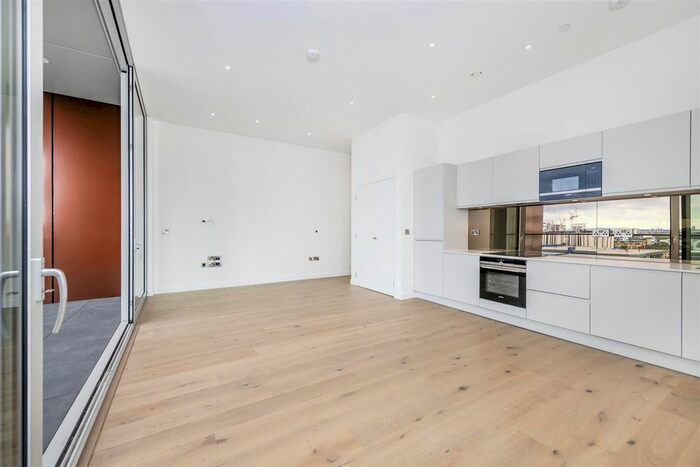 2 Bedroom Flat To Rent In Buckhold Road, London, SW18