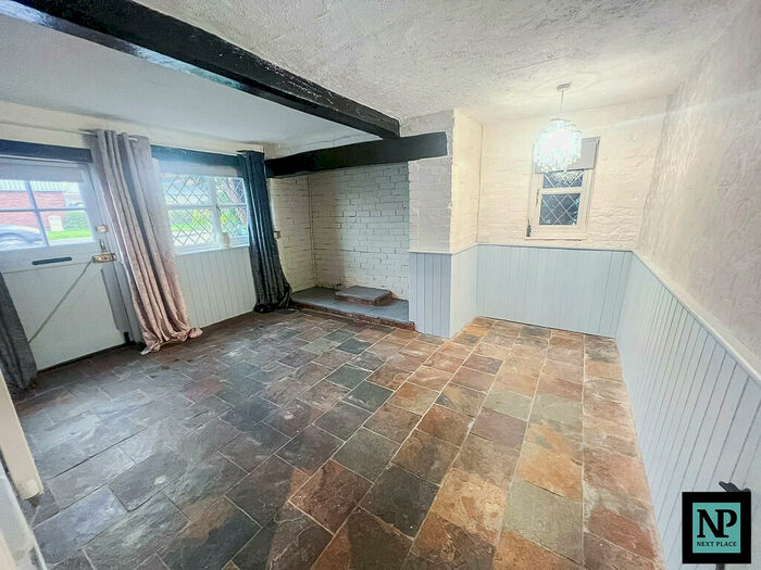 2 Bedroom Cottage To Rent In Watling Street, Two Gates, B77