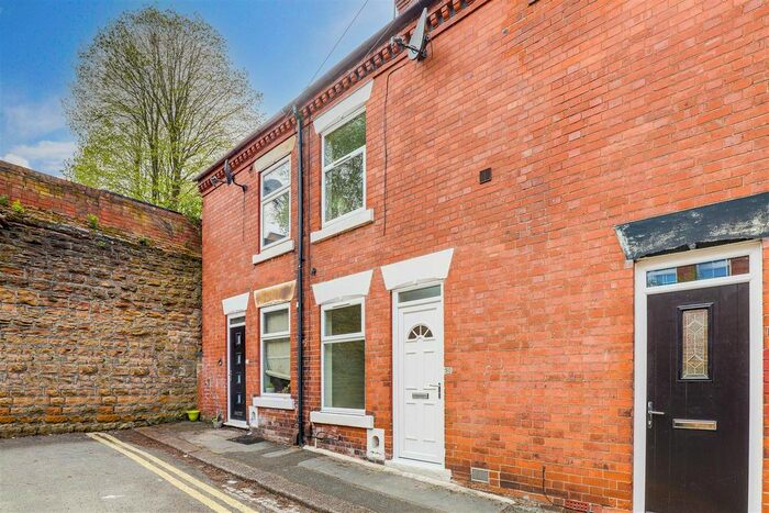 3 Bedroom Terraced House To Rent In Vine Terrace, Hucknall, Nottinghamshire, NG15