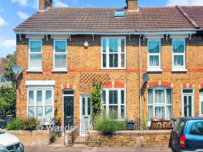2 Bedroom Terraced House For Sale In Queens Road, Snodland, Kent, ME6