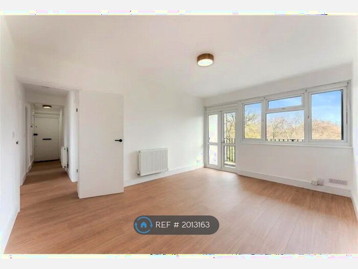 2 Bedroom Flat To Rent In Lansdowne Drive, London Fields, Hackney, London, E8