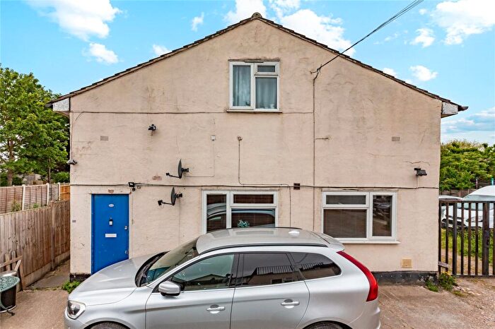 2 Bedroom Apartment For Sale In Albert Road, Romford, RM1