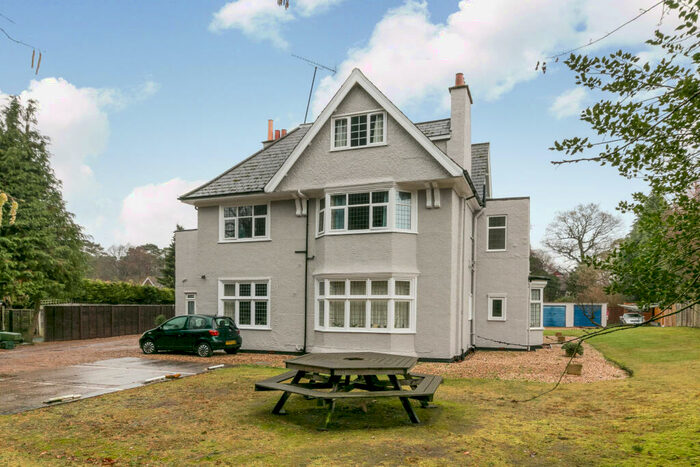 1 Bedroom Apartment To Rent In Brackendale Close, GU15