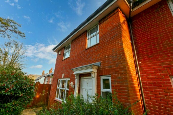 3 Bedroom Semi-Detached House To Rent In Pollyhaugh, Eynsford DA4