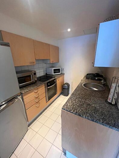 2 Bedroom Apartment To Rent In Royal Quay, Liverpool, L3