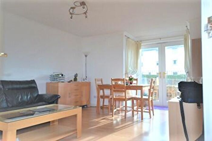 2 Bedroom Flat To Rent In L – Gilmerton Road, Edinburgh, EH16