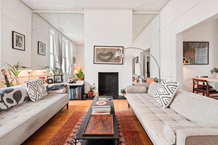 2 Bedroom Flat To Rent In Stratford Road, South Kensington, W8