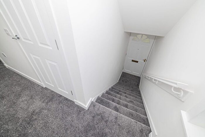 2 Bedroom Flat To Rent In Glenclova Terrace, Dundee, DD3