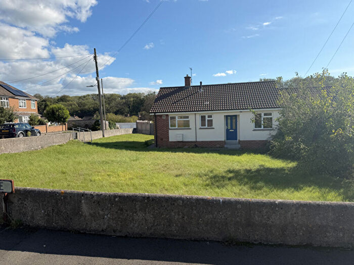 2 Bedroom Bungalow For Sale In Broad Close, Wells, BA5