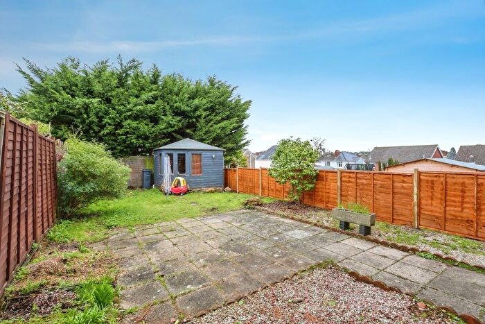 2 Bedroom Flat For Sale In Argyll Road, Poole, Dorset, BH12