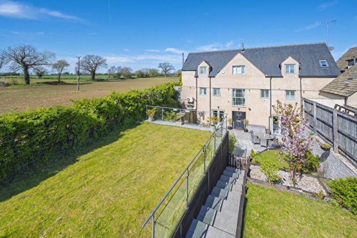 4 Bedroom Detached House For Sale In Cricklade Road, South Cerney, GL7