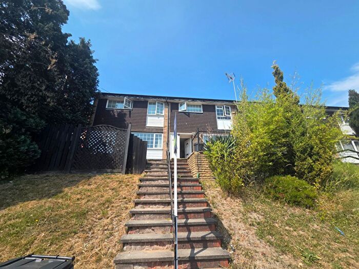 3 Bedroom Terraced House To Rent In Devon Road, Luton, LU2