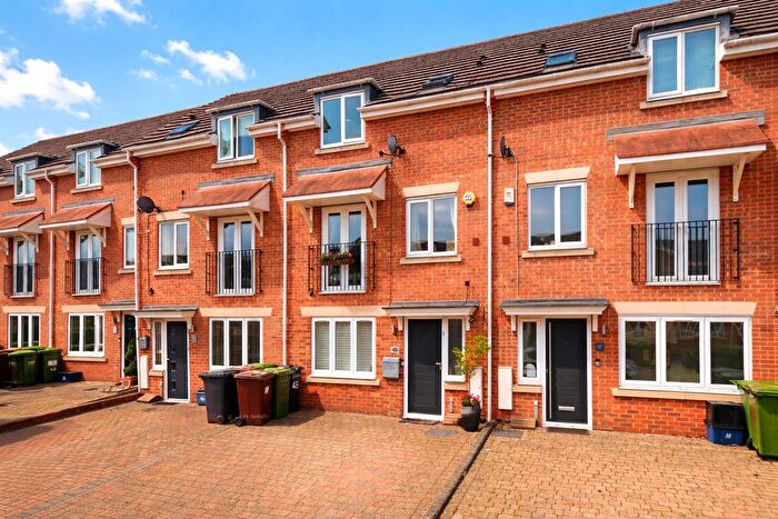 3 Bedroom Town House For Sale In Coleridge Way, Borehamwood, WD6