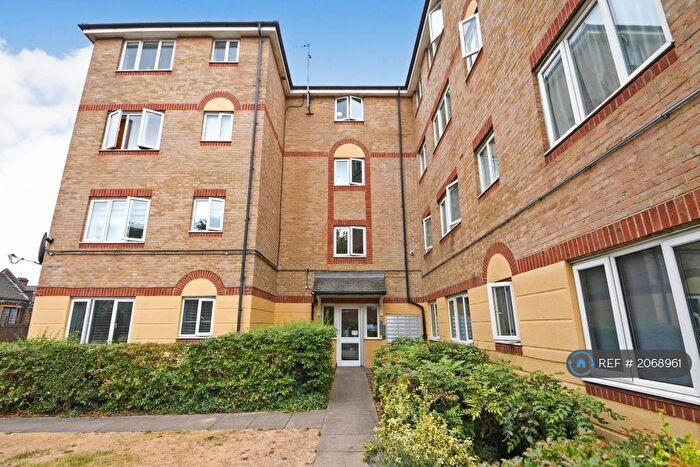 2 Bedroom Flat To Rent In Culpepper Close, London, N18