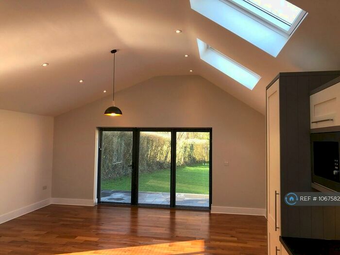 1 Bedroom Flat To Rent In High Barn Road, Upper Dicker, Hailsham, BN27