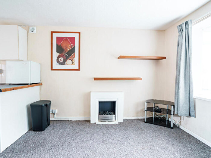 1 Bedroom Flat To Rent In Belle Vue Court #, LS3