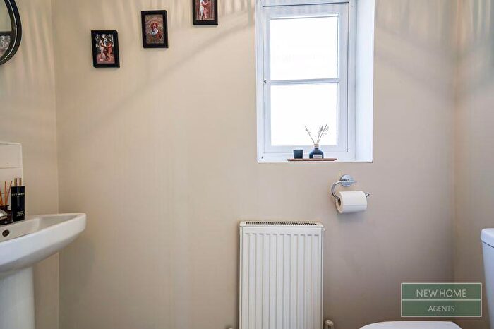 4 Bedroom End Of Terrace House For Sale In Eyre Court, Bramley, Rotherham, S66