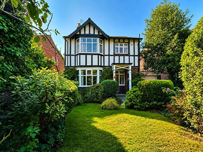 4 Bedroom Detached House For Sale In Wilmslow Road, Didsbury, M20