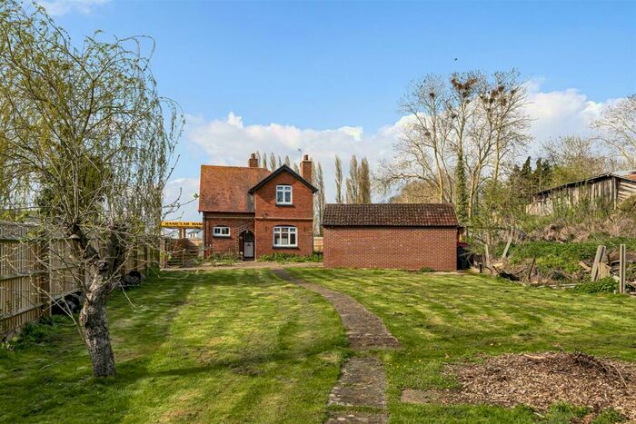 3 Bedroom House For Sale In London Road, Willoughby, Rugby, CV23