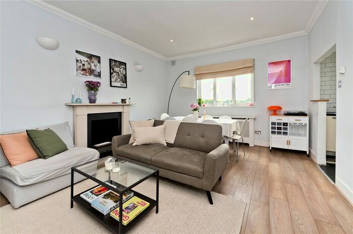 2 Bedroom Flat To Rent In Sinclair Road, Brook Green, London, W14