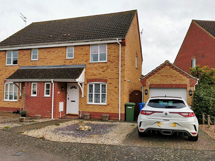 3 Bedroom Semi-Detached House To Rent In Worlingham, Beccles, NR34