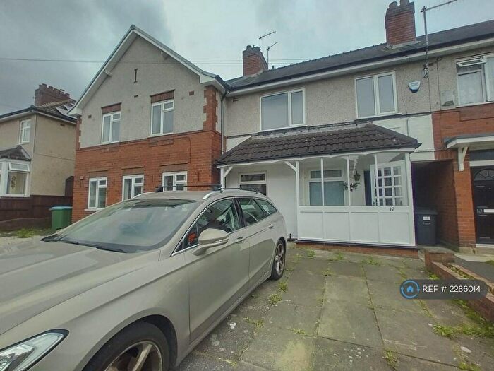 3 Bedroom Semi-Detached House To Rent In Meadow Walk, Cradley Heath, B64
