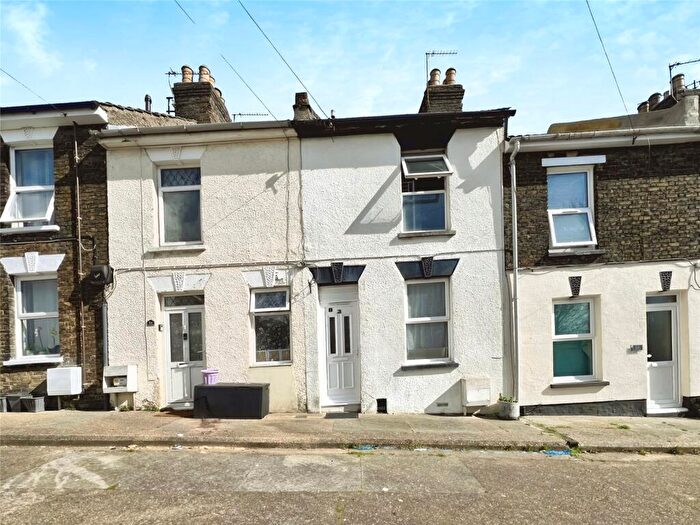 2 Bedroom Terraced House To Rent In Mayfair, Rochester, Kent, ME2