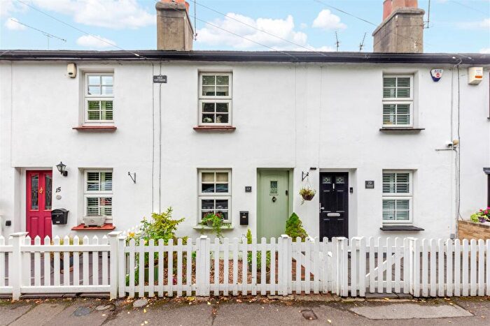 2 Bedroom Cottage For Sale In High Street, Farnborough, BR6