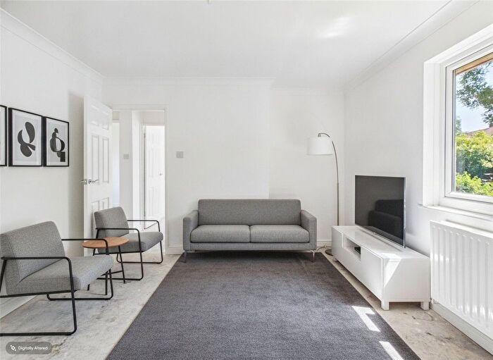 2 Bedroom Flat For Sale In Sherrin Way, Bristol, BS13
