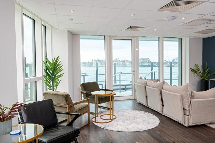 2 Bedroom Apartment To Rent In Centenary Plaza, Southampton, Hampshire, SO19