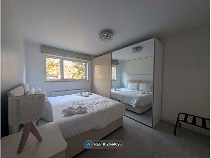 1 Bedroom Flat To Rent In South Park Road, London, SW19