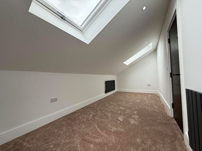 3 Bedroom Apartment To Rent In Rockcliffe Road, Rotherham, S62