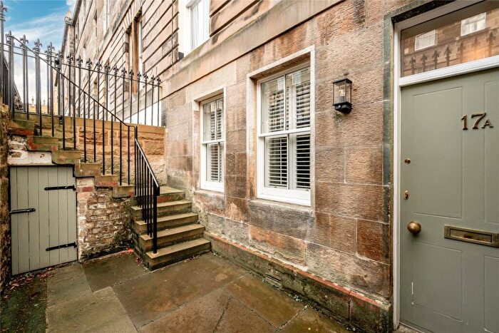 2 Bedroom Apartment For Sale In Cumberland Street, Edinburgh, EH3