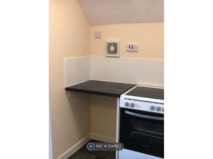 Studio To Rent In Windmill Hill, Halesowen, B63