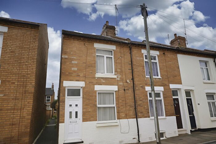 2 Bedroom Terraced House To Rent In East Street, Abington, NN1