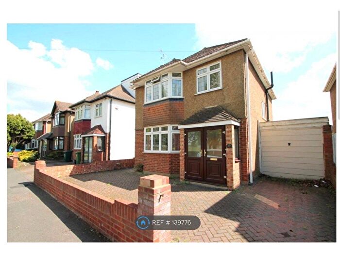 3 Bedroom Detached House To Rent In Long Lane, Staines-Upon-Thames, TW19