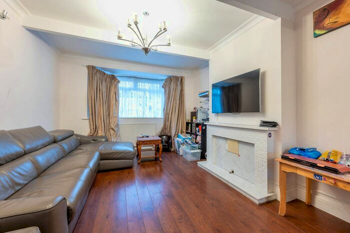 4 Bedroom Semi-Detached House To Rent In Ingram Road, Thornton Heath, CR7