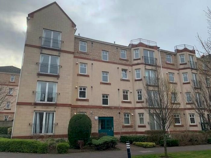 2 Bedroom Flat To Rent In Sinclair Place, Gorgie, Edinburgh, EH11