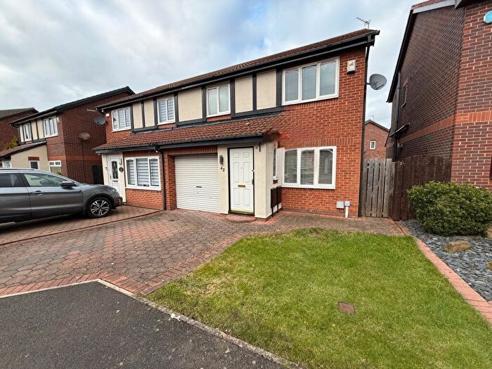 3 Bedroom Semi-Detached House To Rent In Edgemount, Killingworth, NE12