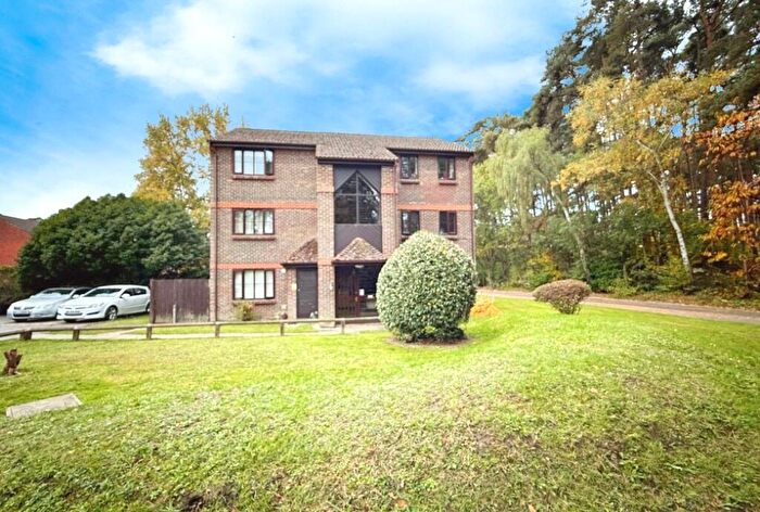 1 Bedroom Apartment For Sale In Mendip Road, Bracknell, Berkshire, RG12